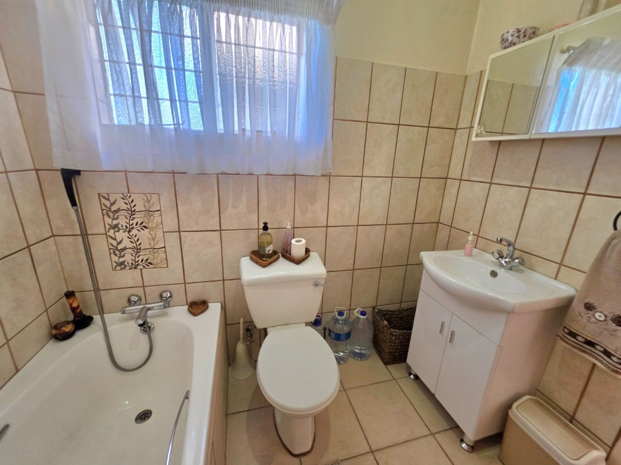 5 Bedroom Property for Sale in Panorama Free State